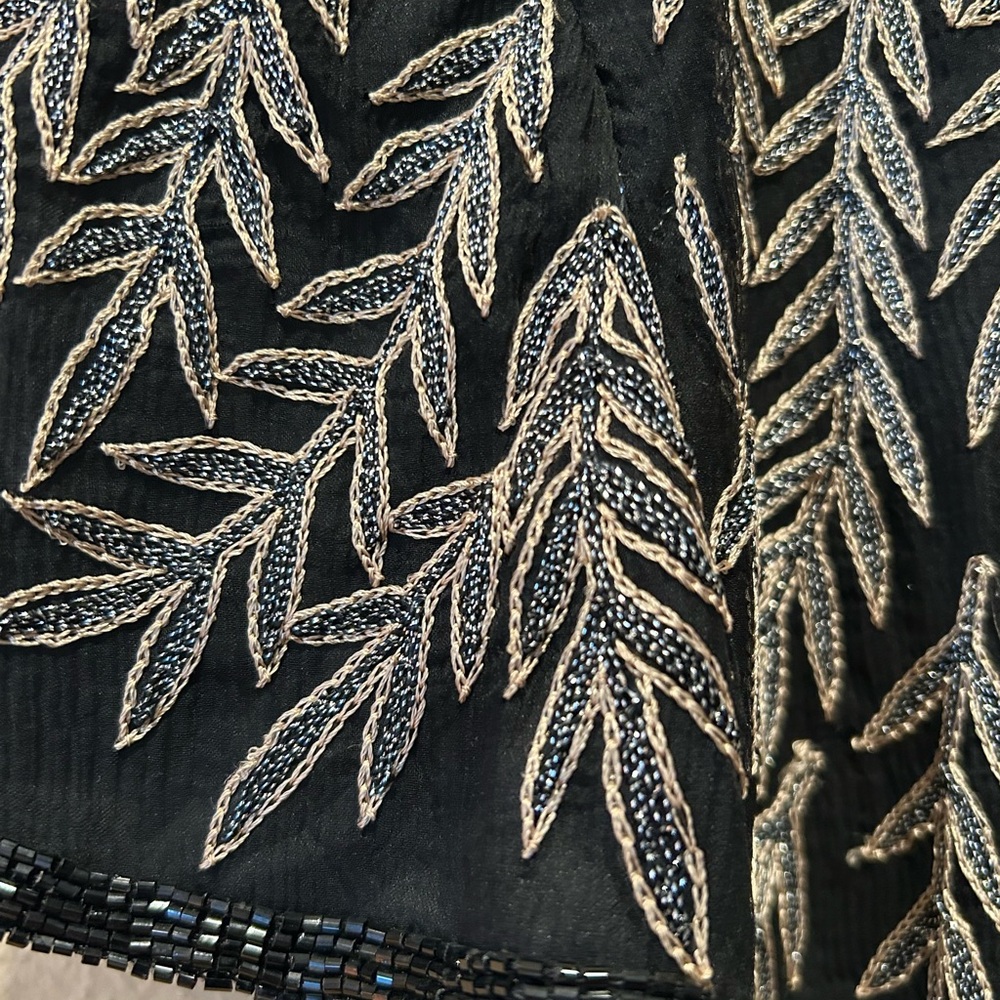 Black And Silver Leaf Patterned Top - image 6